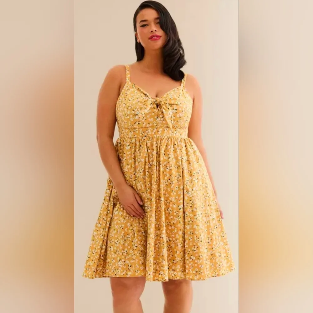 🌼Torrid Yellow Floral Midi Dress - Picture 1 of 12